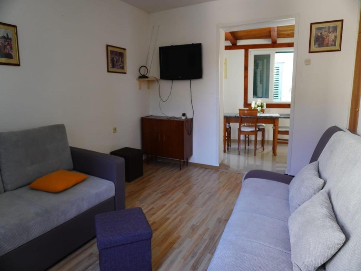Holiday Home Labinezza Kaštela Exteriör bild